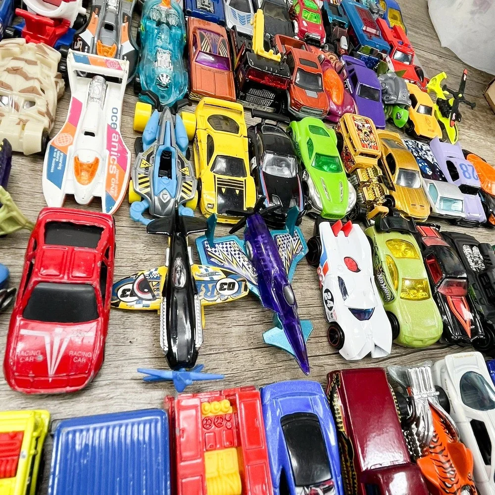 Mixed Lot‎ of 150 Hot Wheels Matchbox Die Cast Cars Trucks Planes Multi Color